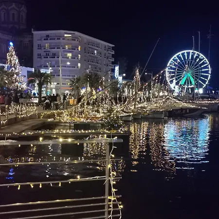Dans Le Centre De Raphael شقة